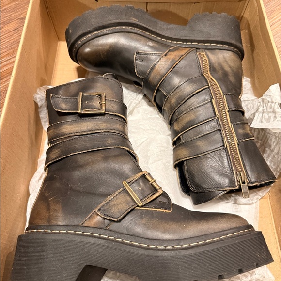 Steve Madden Shoes - Steve Madden Black and Brown Combat Boots